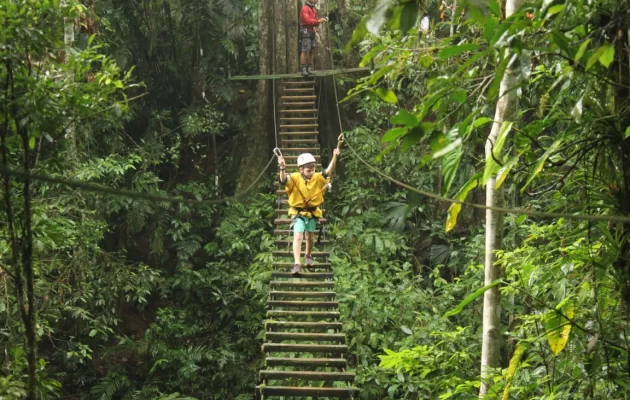 canyoning-canopy-tours-Costa-Rica-explornatura-travel-agency-excursion-costa-rica