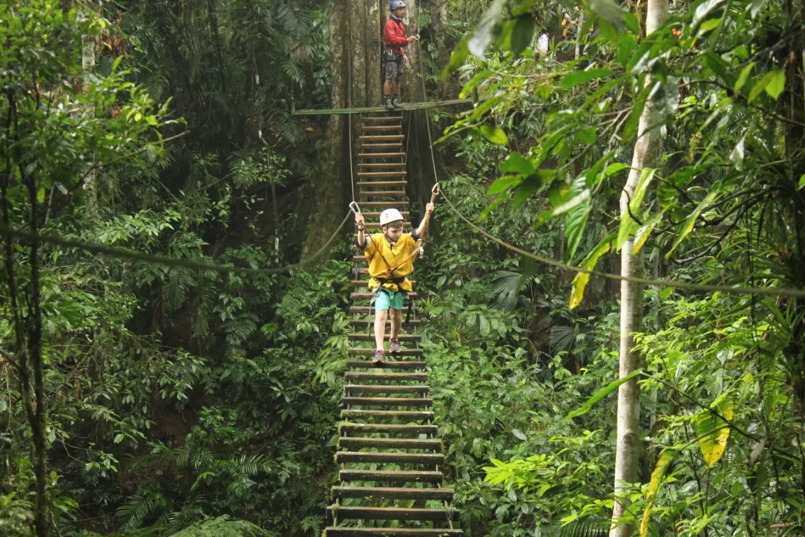 canyoning-canopy-tours-Costa-Rica-explornatura-travel-agency-excursion-costa-rica