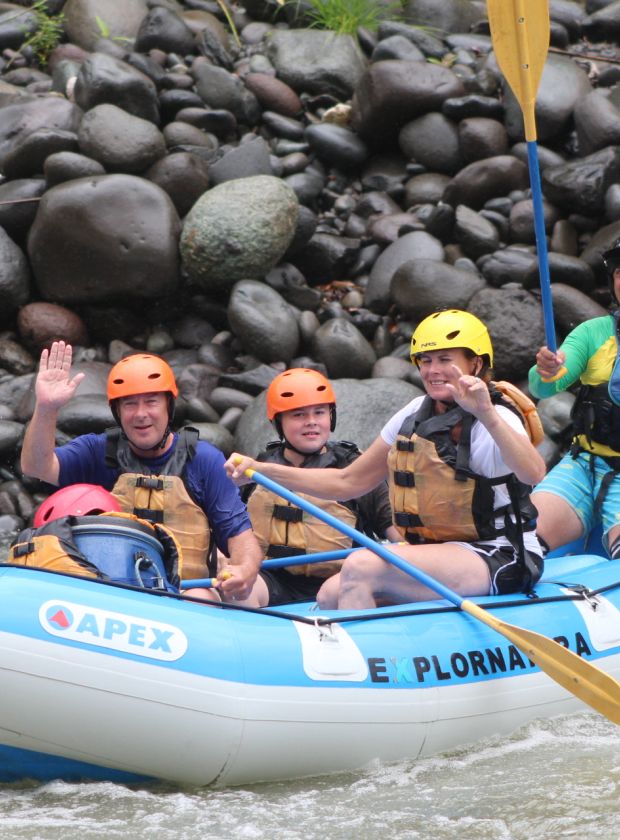rafting-pacuare-river-tour-costa-rica-explornatura-travel-agency-excursion-costa-rica