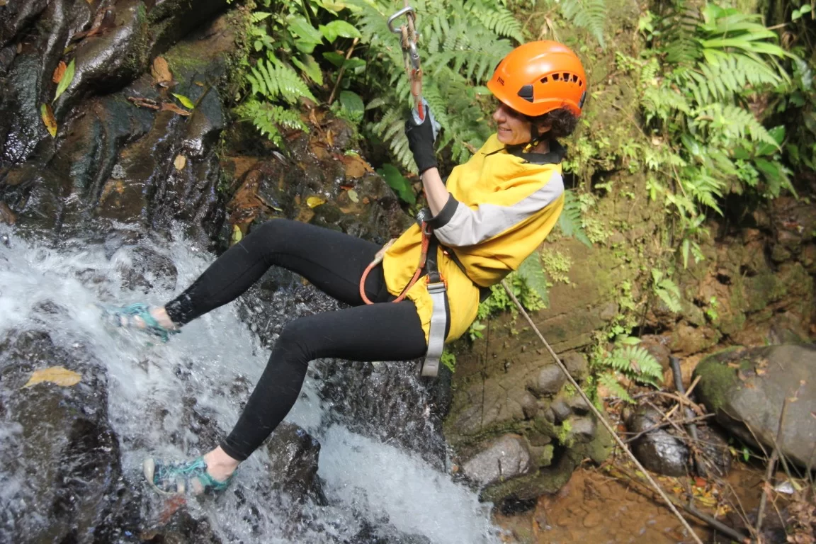 canyoning-canopy-tours-Costa-Rica-explornatura-travel-agency-excursion-costa-rica